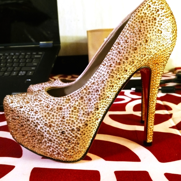 gold red bottoms heels
